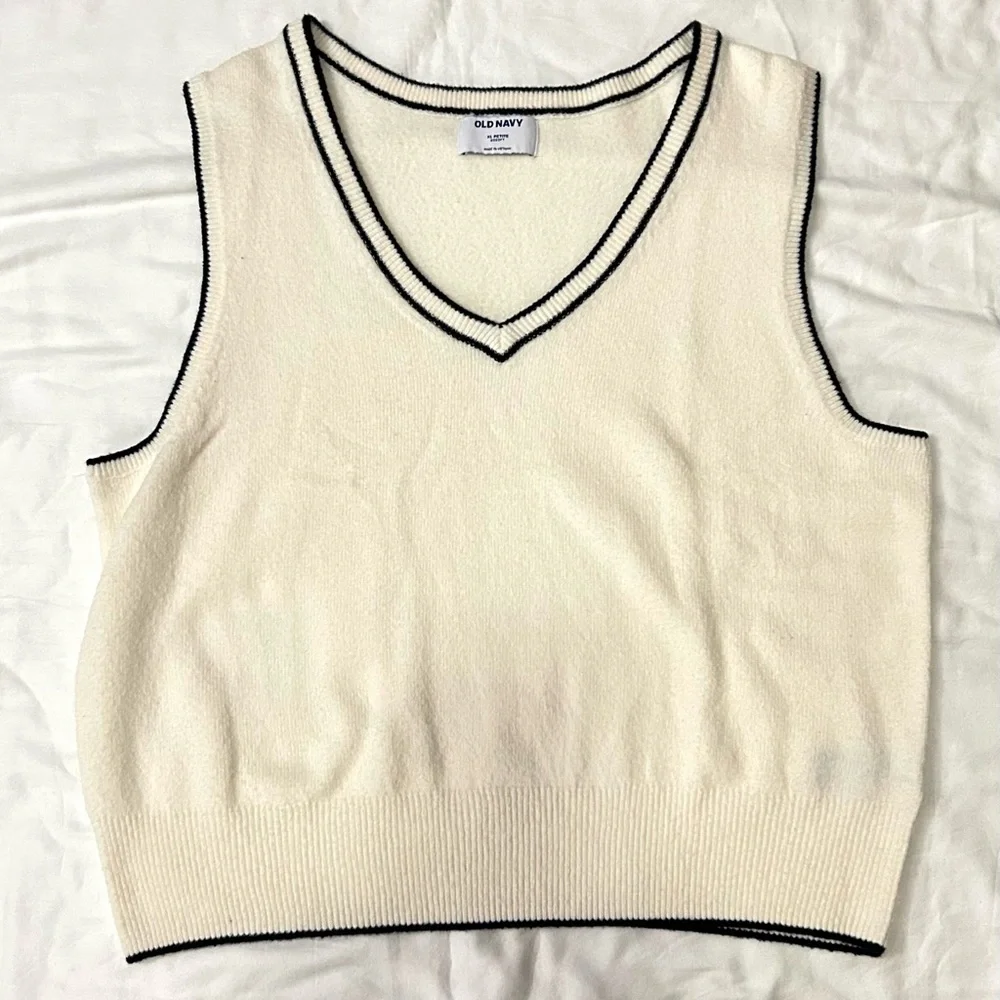 Women’s OLD NAVY sweater vest. Size XL Petite. - Picture 1 of 5